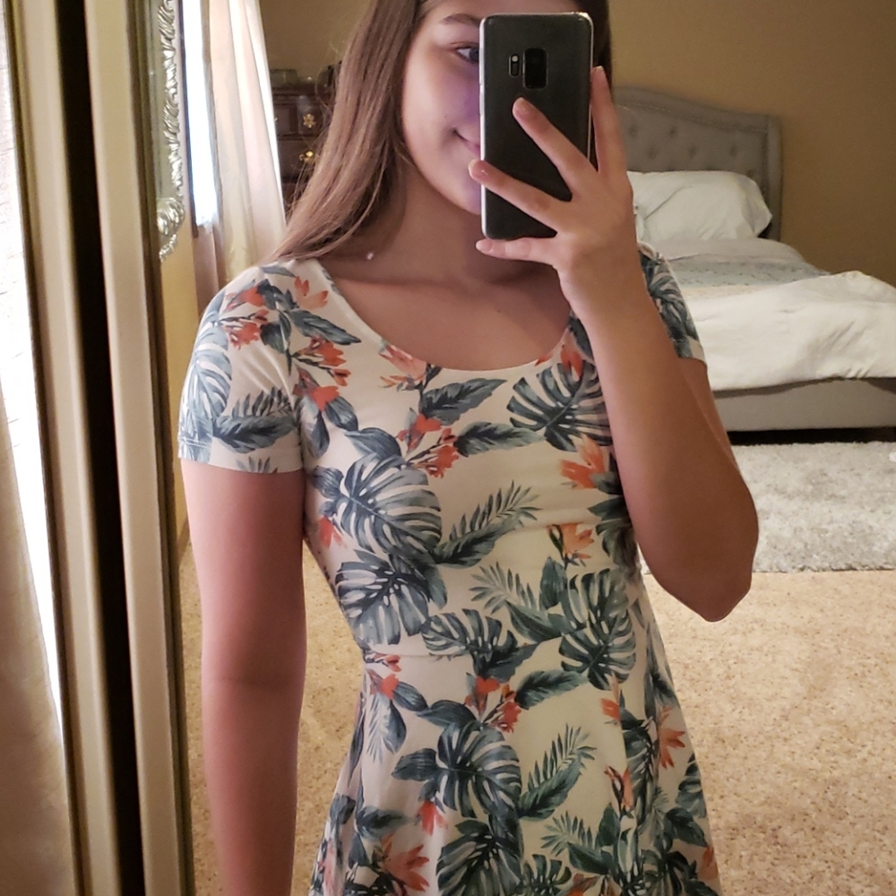 Jungle leaf print dress